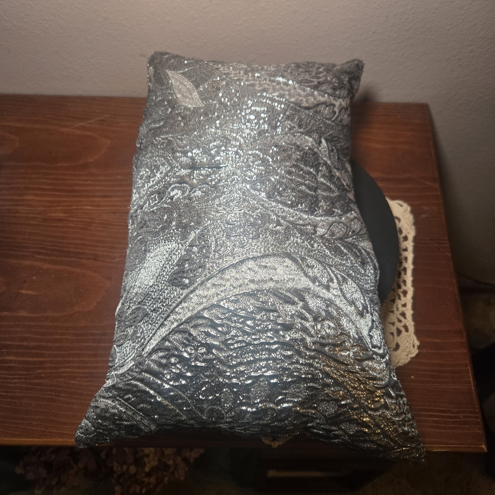Bag Bulger, Shimmering Silver Bag Keeper